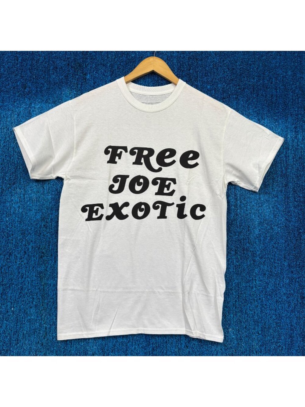 Superr Radical “Free Joe Exotic” Graphic T-Shirt Size Medium